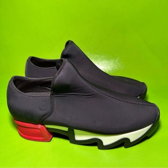 WES I Black Red Low Top Sneaker – iRi IRI Black Red White Neoprene Good Traction Platform Walking Fashion Sneaks Sz 40